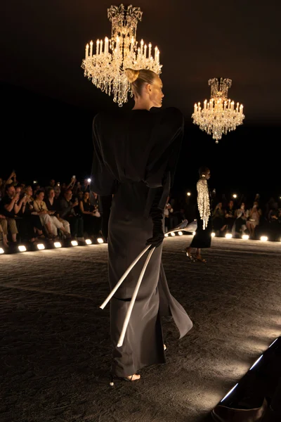 Look 2